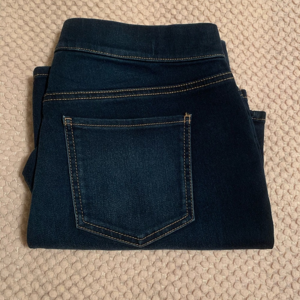 Shorts - Picture 2 of 3